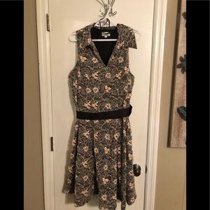 Sleeveless, collared embroidered flower dress
